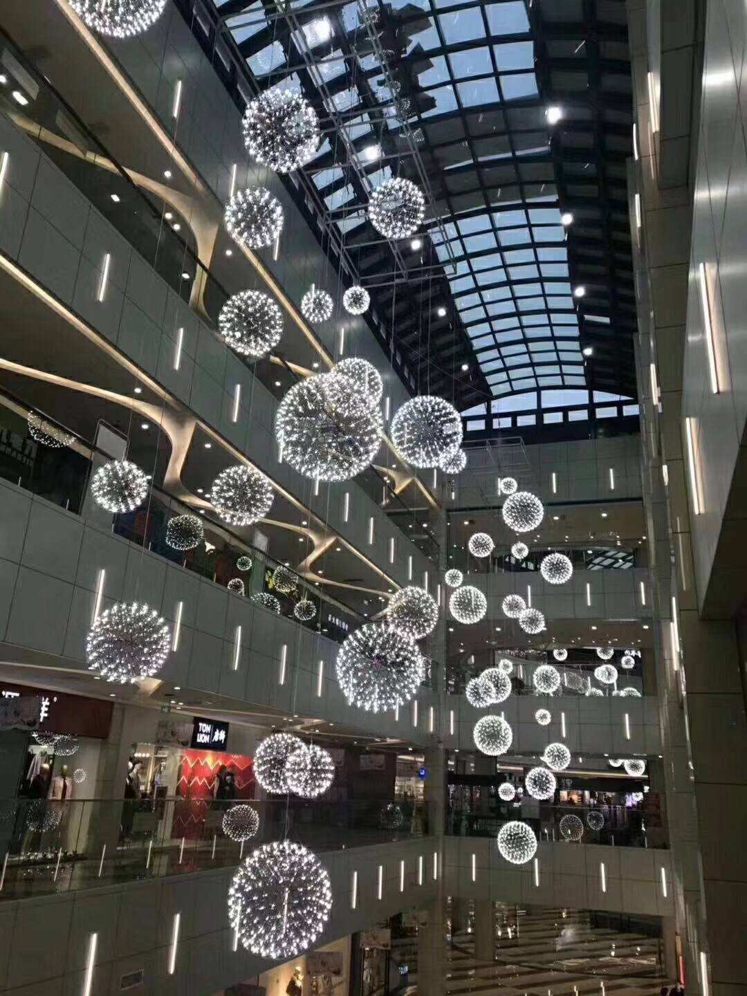 商場中庭燈光設計能給商場營造良好的購物氛圍