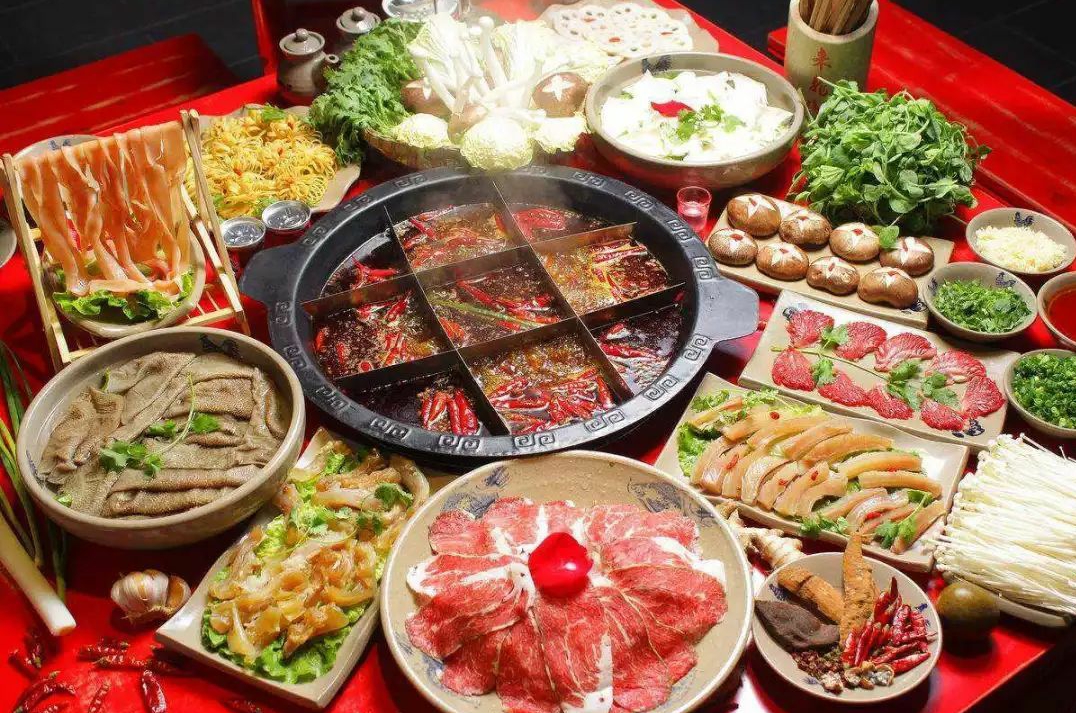 火鍋店餐桌布局